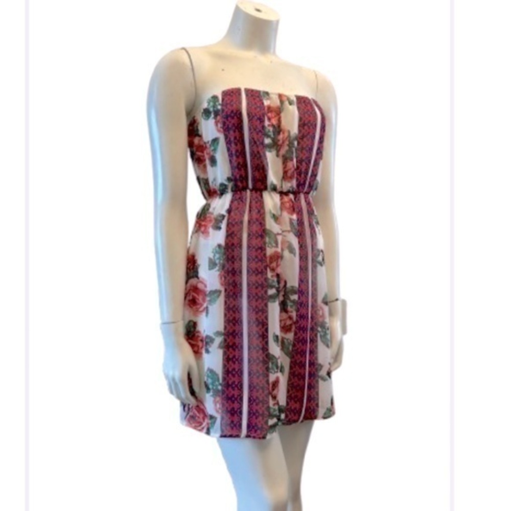 A.GAIN pretty floral summer strapless dress w/ stretch waist and bust band.Lined